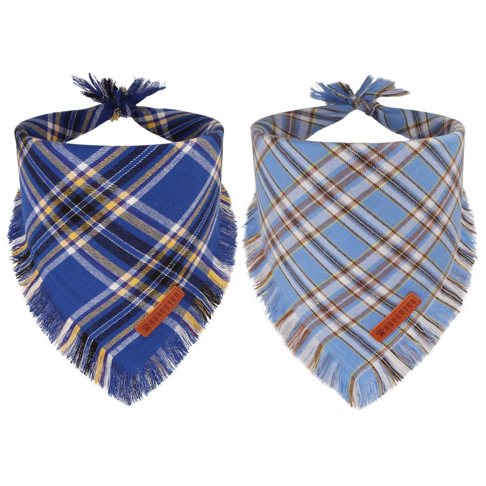 Bandana ADOGGYGO azul a cuadros con flecos para paseos con estilo.