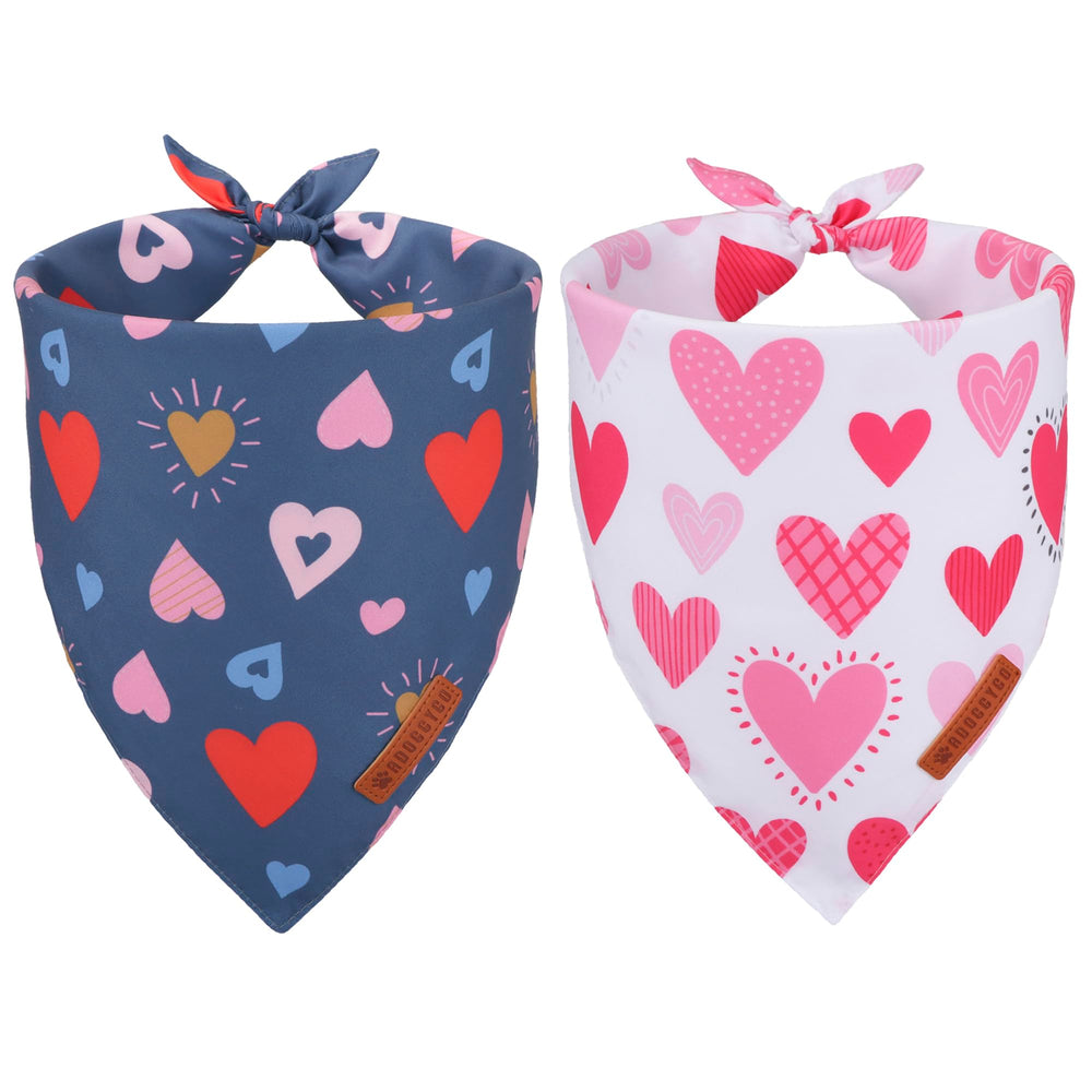 Bandana ADOGGYGO San Valentín para perros con corazones azul, ideal para fotos.