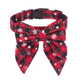 ADOGGYGO collar navidad con lazo frontal, perfecto para fotos festivas.