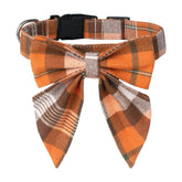 Collar ADOGGYGO para perro con diseño otoño naranja en plaid, ideal para paseos diarios.