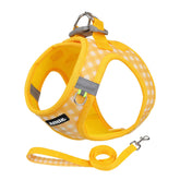 Aiitle arnés sin tirón con diseño de cuadros amarillo, ideal para paseos diarios.