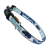 Collar aiminto para perros con camuflaje azul, cómodo y duradero para paseos diarios.
