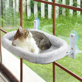 AMOSIJOY cama percha ventana gato acolchada ofrece confort para siestas.