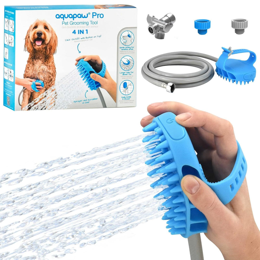 Cepillo de baño Aquapaw para perro Pro en acción, limpieza suave.