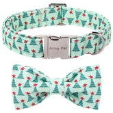 Collar Aring Pet con lazo navideño verde para paseos festivos.