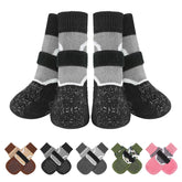 Calcetines antideslizantes BEAUTYZOO para perros protegen patitas en suelos de madera.