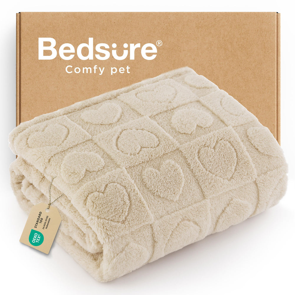 Cobija Bedsure para mascotas, blanca y suave, ideal para perros y gatos pequeños.