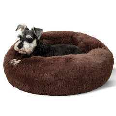Bedsure donut cama para perro pequeño con base antideslizante en color cafe.