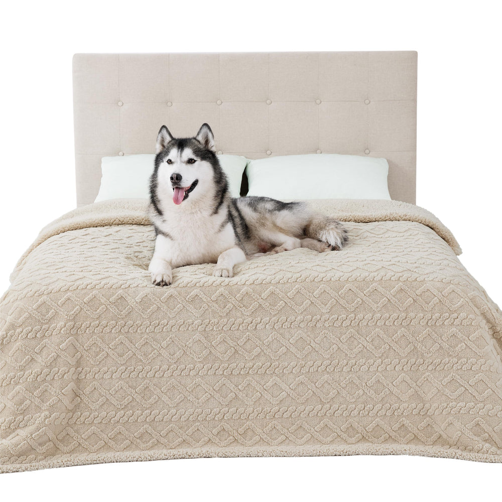 Bedsure manta impermeable para cama protege muebles y mantiene a la mascota seca