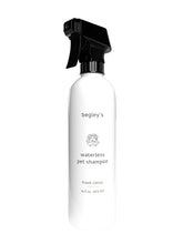 Begley's shampoo sin enjuague para mascotas, vertido de la botella, limpieza sin agua.