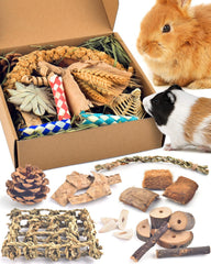 Bissap Juguete masticable para conejos dentro de la caja con heno Timothy.
