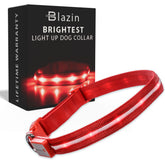 El collar de luz Blazin para perros, vista frontal, mejora la visibilidad nocturna.