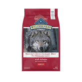 Blue Buffalo Wilderness Salmon croquetas en bolsa frontal, energía diaria para perros adultos