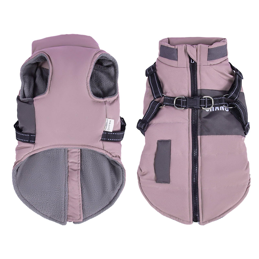 Brabtod capa para perro con correa integrada, vista frontal, ideal para paseos seguros.