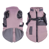 Brabtod capa para perro con correa integrada, vista frontal, ideal para paseos seguros.