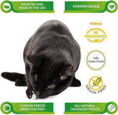 Cat-Man-Doo Life Essentials premio de entrenamiento con pollo deshidratado.