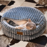 CHEERPALS nido gato azul oscuro, refugio cálido para siestas tranquilas.