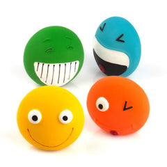 Pelota CHIWAVA con cara sonriente azul, ideal para juego de buscar.