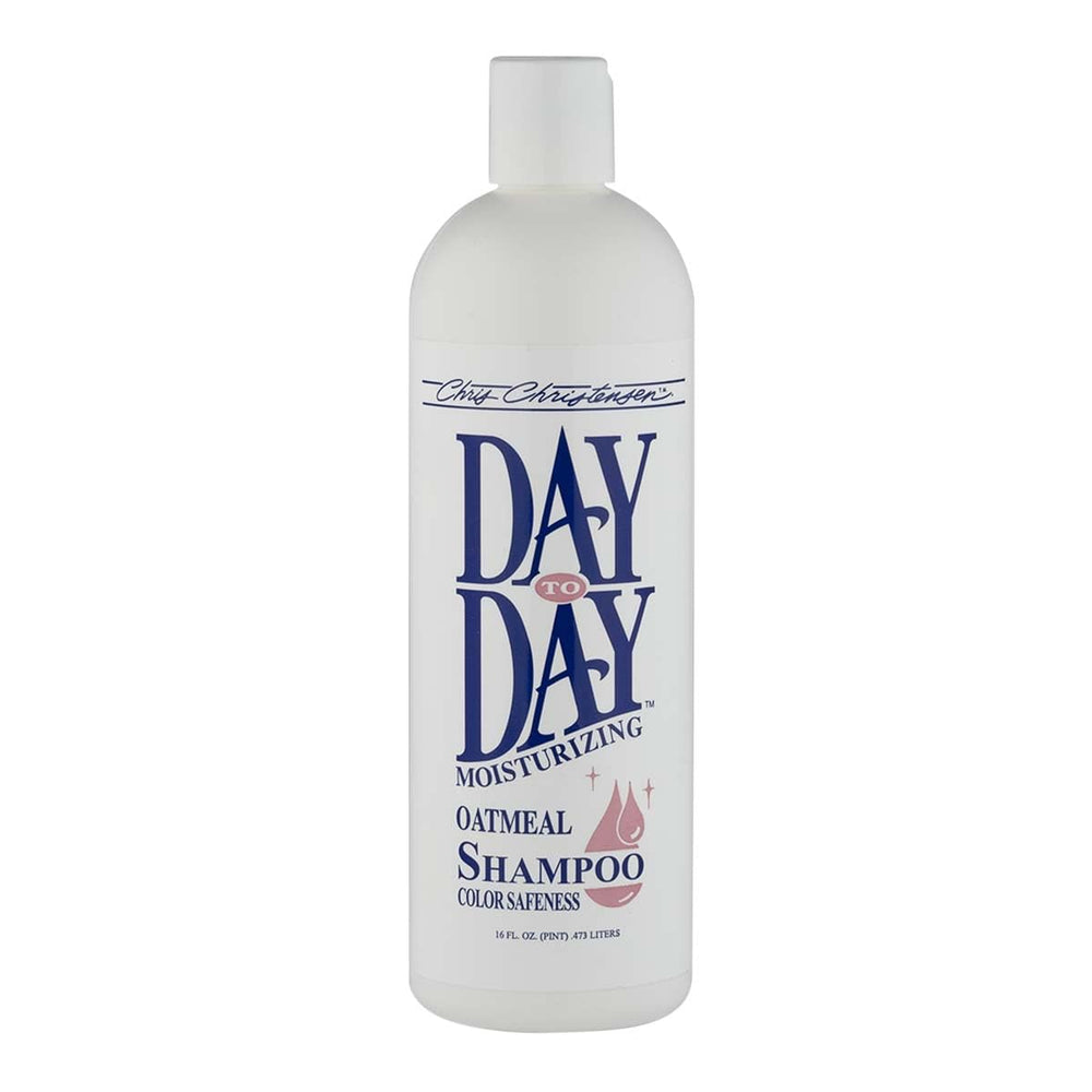 Chris Christensen Day to Day frasco: champú ultra concentrado listo para diluir en agua para baño de perros.