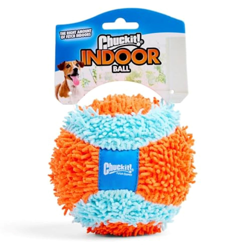 Chuckit! bola de juego interior con chenille suave, ideal para juegos en casa.