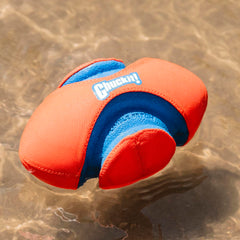 Chuckit! Fumble Fetch, textura estriada, agarra y transporta con facilidad