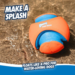 Chuckit Kick Fetch: caucho y espuma duraderos, resistencia para jugar con perros grandes.