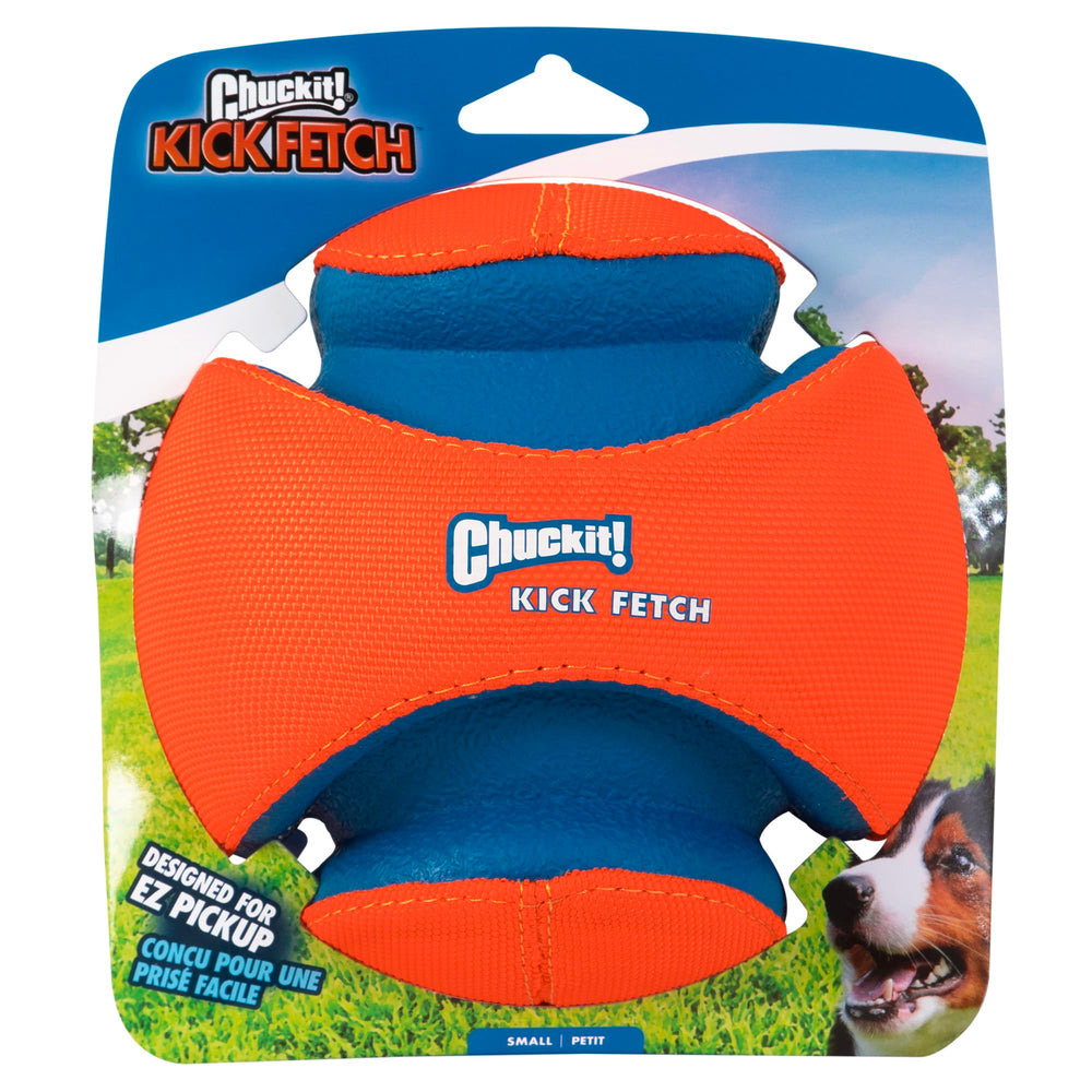 Chuckit Kick Fetch Ball en acción para fomentar el ejercicio del perro.