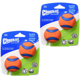Chuckit! Ultra Ball duradera en acción durante un juego canino