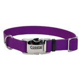 Collar Coastal Pet ajustable con hebilla de metal morado, ideal para paseos diarios.