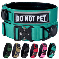 Collar Comfluxe AirTag con soporte para rastreo seguro.