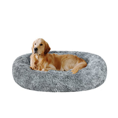 Cama ovalada Coohom con pelaje falso gris; descanso cómodo para mascotas pequeñas.