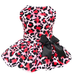 Vestido CuteBone para perro pequeño, vista frontal, ajuste cómodo para paseos