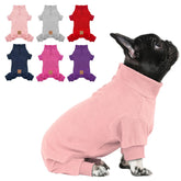 Pijama para perro cyeollo enfoque frontal, mantiene cálido en días fríos.