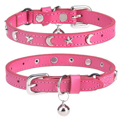 Collar DILLYBUD de cuero con campana rosa para ubicar al gato