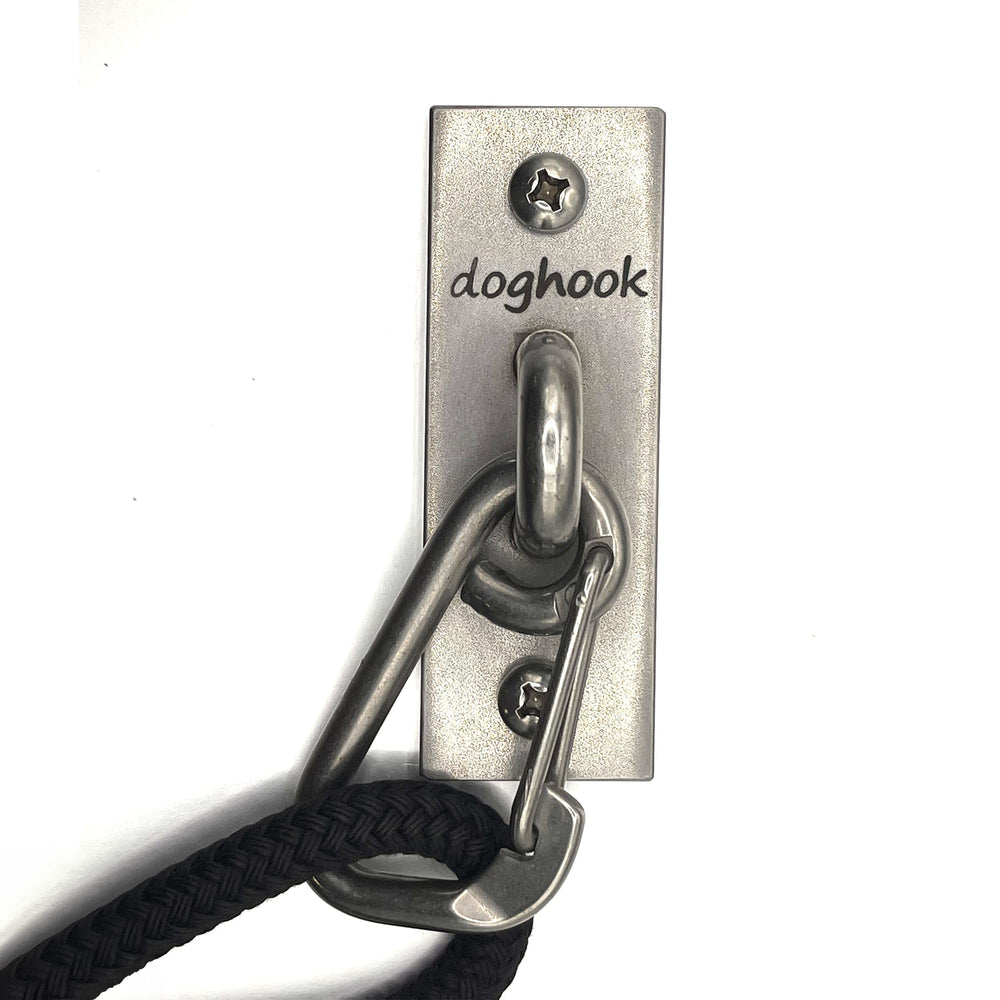Doghook Canine Hitch: gancho de pared en acero inoxidable para seguridad canina.