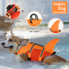 Doglay diseno tiburon para perros facilita ubicar al instante durante actividades acuaticas.