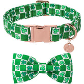 Collar DOGWONG para día de San Patricio en verde con tréboles, perfecto para fotos.