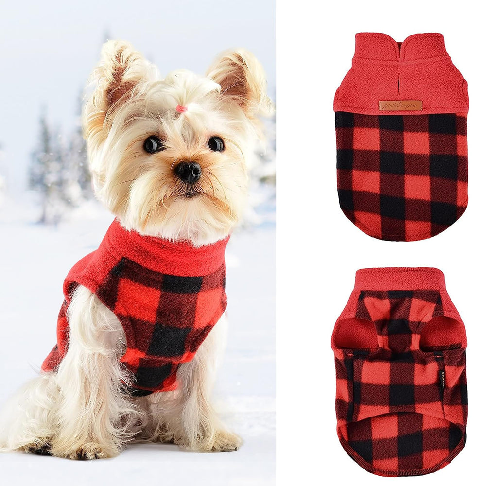 Dosuyi chaleco para perro con cuadros rojos visto desde el frente, abrigo ligero y festivo