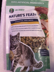 Dr. Marty Nature's Feast, alimento para gatos crudo liofilizado, promueve energía y pelaje brillante.