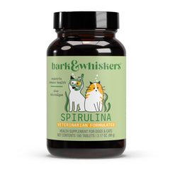 Dr. Mercola SpiruGreen para mascotas: bote de tabletas para apoyo diario.