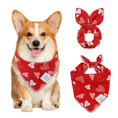 E-Clover bandana para perro con corazón rojo, perfecto para fotos festivas.