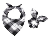 Bandana E-Clover para perro con plaid negro-blanco, ideal para paseos con estilo.