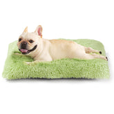 Cama EHEYCIGA con pelaje sintético suave para mayor confort del perro.