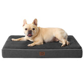Cama impermeable EHEYCIGA para perros protege la espuma y facilita la limpieza.