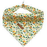 Elegant Little Tail bandana San Patricio frente; ideal para fotos elegantes de tu perro.
