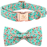 Collar Elegant Little Tail con lazo rosado y flores, ideal para un paseo con estilo.