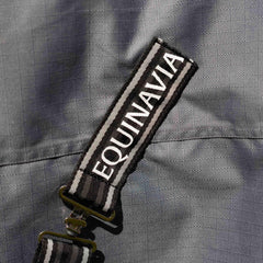 Equinavia Arktis cierre rápido frontal con hebillas de zinc para ajuste fácil.