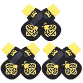 Expawlover botas antideslizantes para perro sobre piso de madera protegiendo el piso.