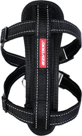 Arnés EzyDog con placa de pecho ergonómica para ajuste cómodo y seguro.