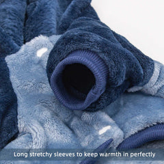 FabriCastle sudadera con capucha, textura suave que transmite calidez al tacto.